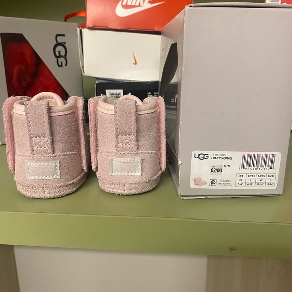 Ugg - Picture 5 of 6